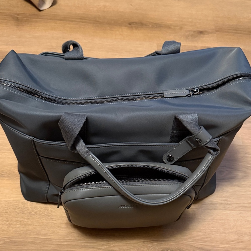 Weekend Travel Tote Bag in Charcoal Gray